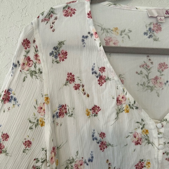 SO Floral Peplum Blouse, V-Neck Long Sleeve, White Romantic Cottagecore Shirt - Picture 2 of 7